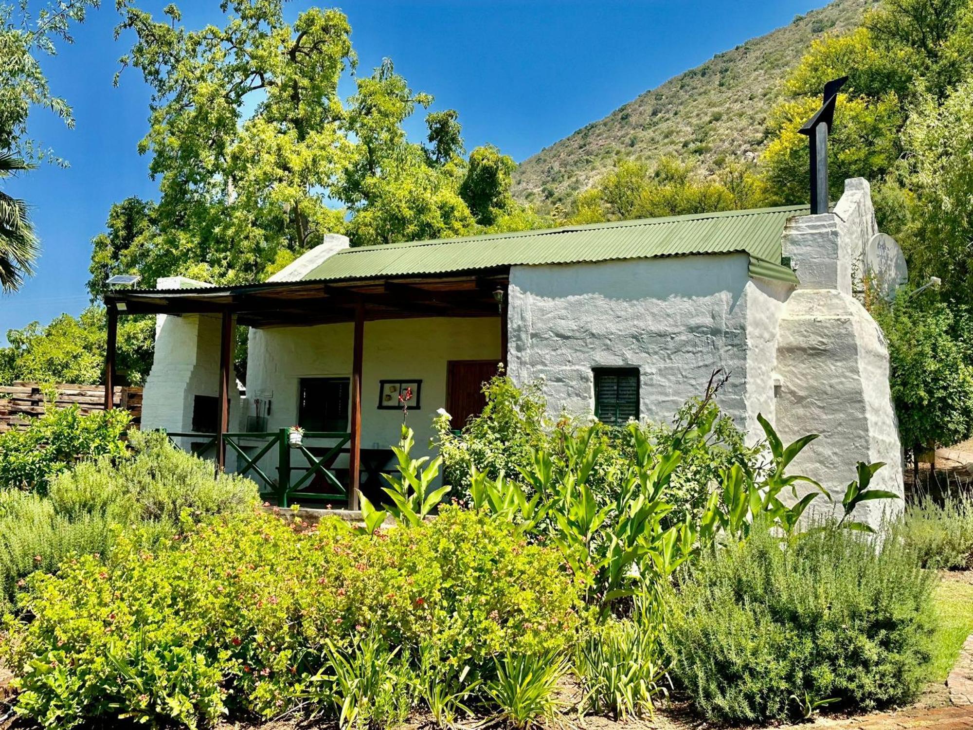 Kranskloof Country Lodge *